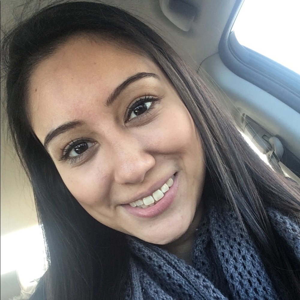 Meet your Posher, Stephanie